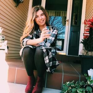 Meet your Posher, Kayla